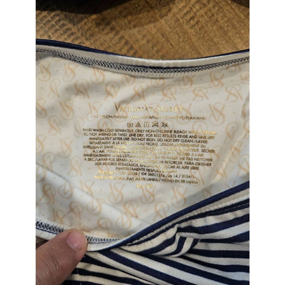 Victoria's secret 34c- 2 piece, navy sailor bow bikini - Picture 5 of 5